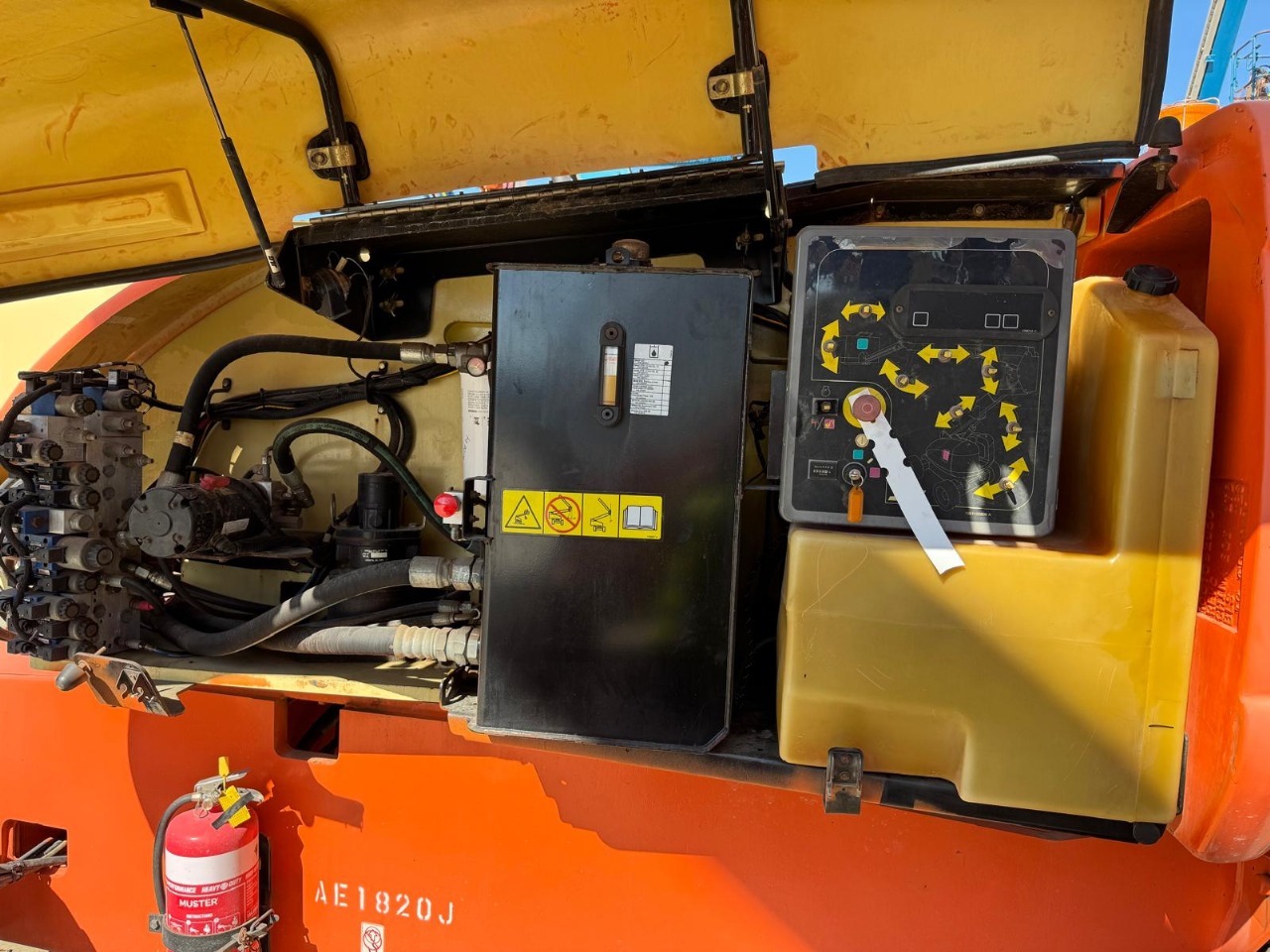 Sold - Scissor Lift - View 3